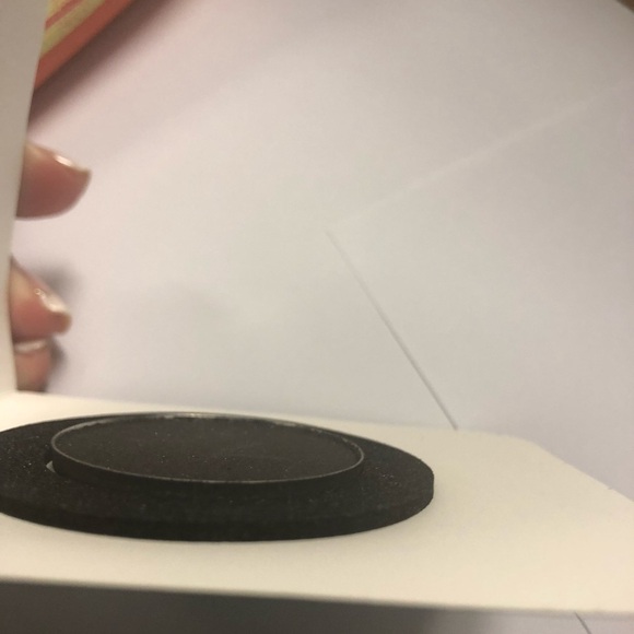 Ofra sparkle eyeshadow exquisite use in palettes - Picture 3 of 4